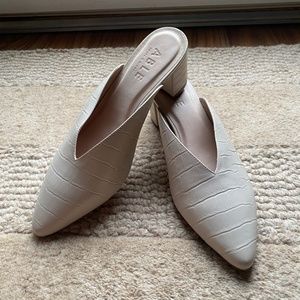 Able Sierra Pump Size 8.5 Beige